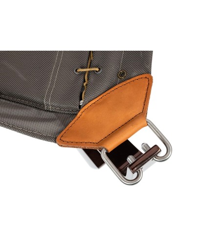 Fotel ARNI LOW z podnóżkiem - pomarańczowa ekoskóra, podstawa ciemna miedziana